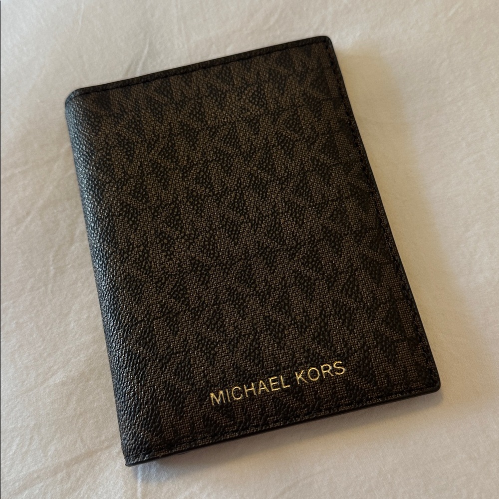 Michael Kors Signature Brown Card Holder/passport